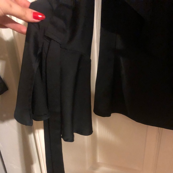 Black blouse - Picture 2 of 4